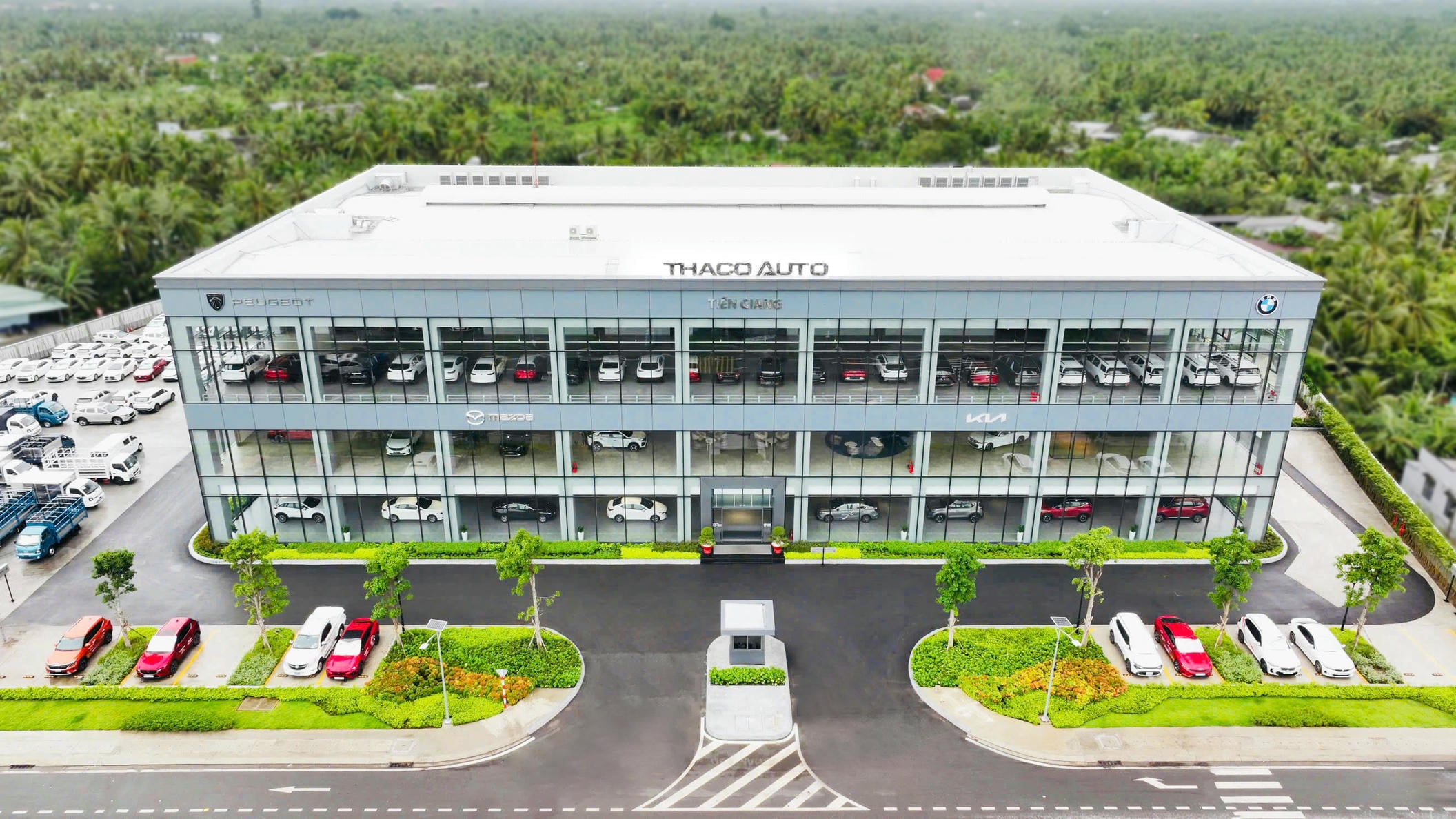 1he-thong-showroom-thaco-auto-trai-dai-tren-toan-quoc