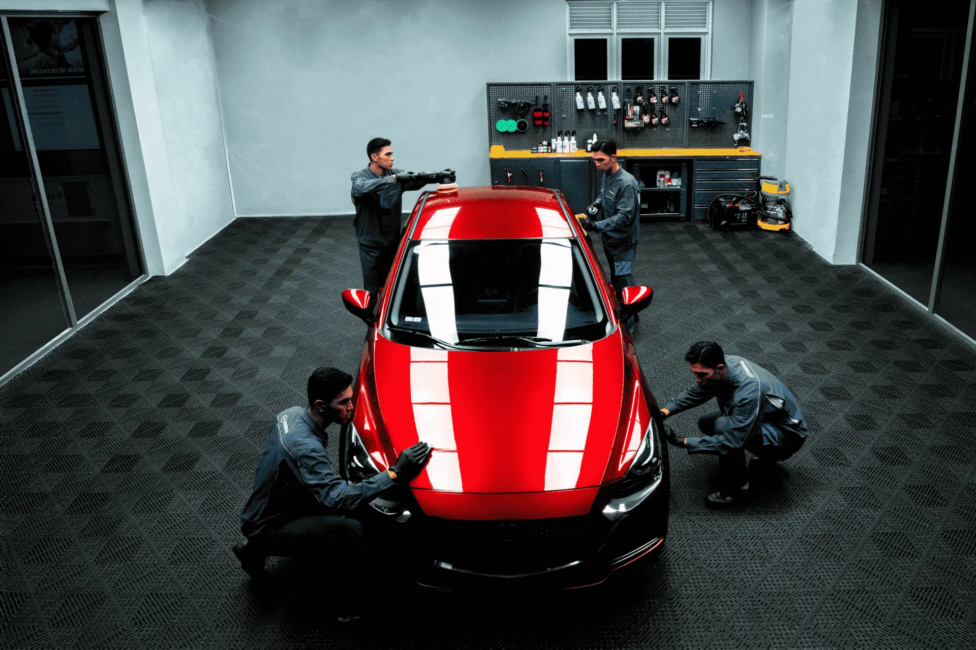 4-dich-vu-cham-soc-ngoai-that-giup-tang-gia-tri-su-dung-cho-xe