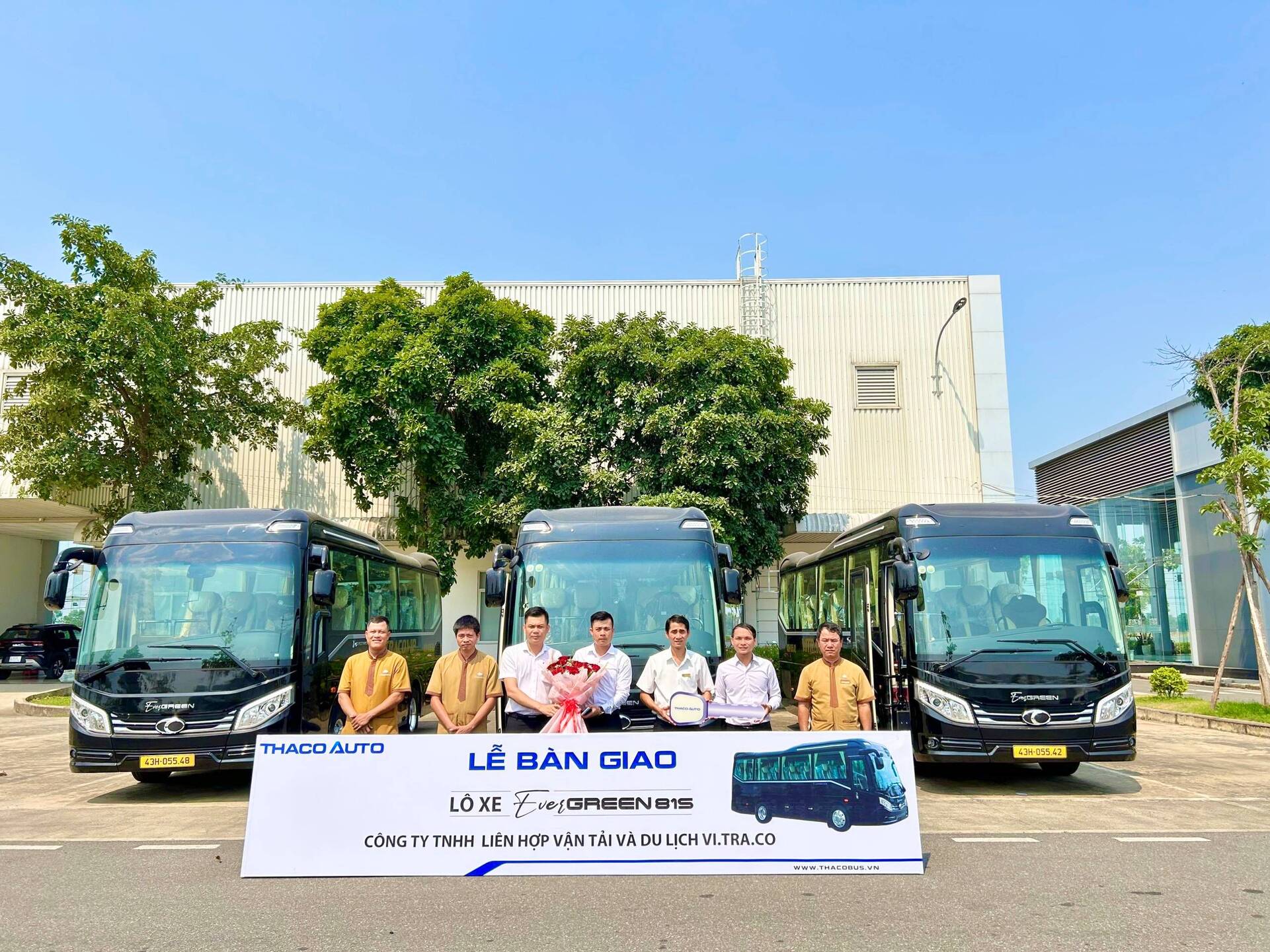 Lễ bàn giao lô 03 xe bus đến Công Ty TNHH Liên Hợp Vận tải và du lịch VI.TRA.CO